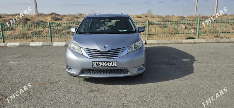 Toyota Sienna 2016 - 335 000 TMT - Aşgabat - img 4