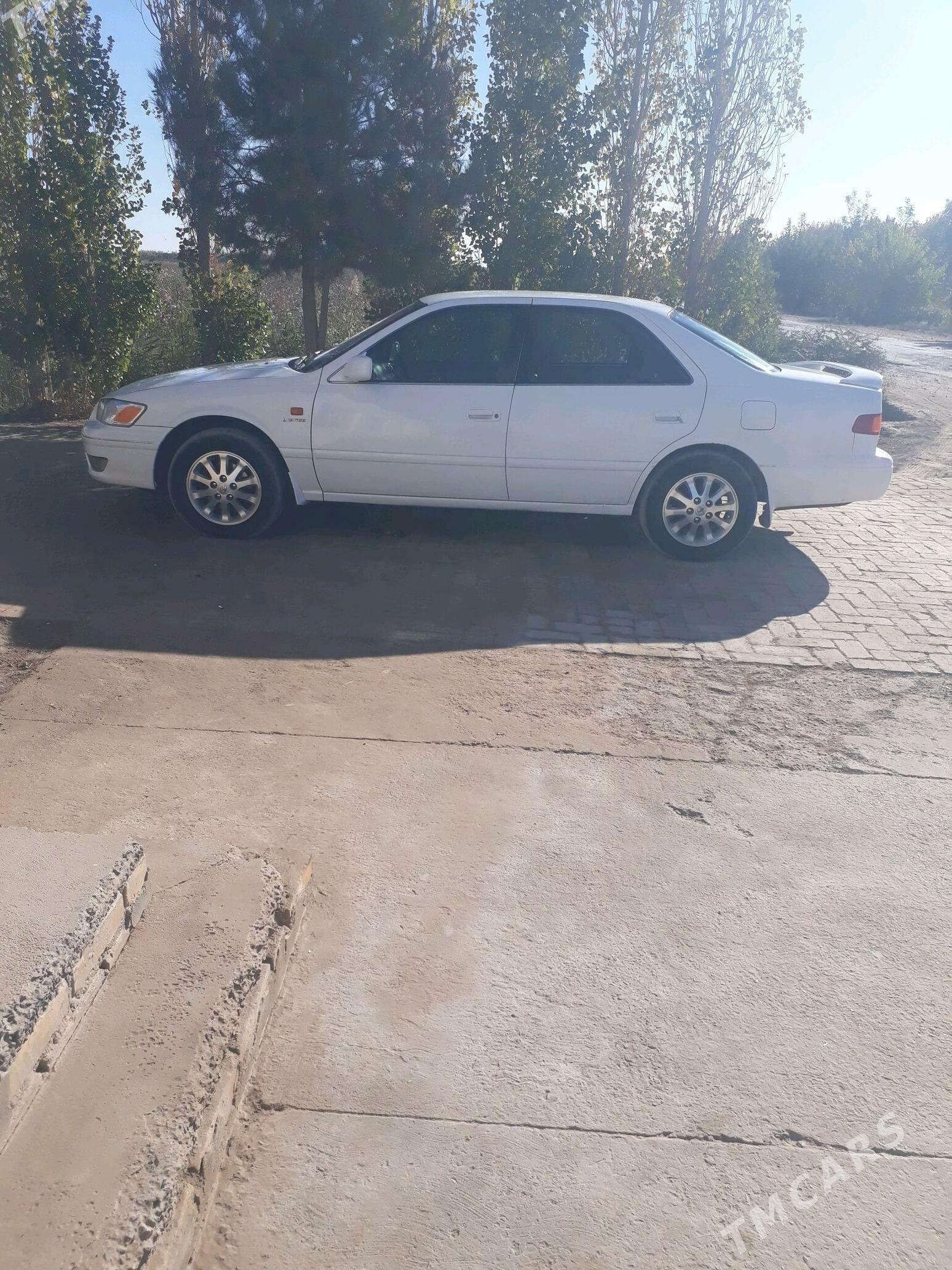 Toyota Camry 2000 - 140 000 TMT - Garabekewül - img 5