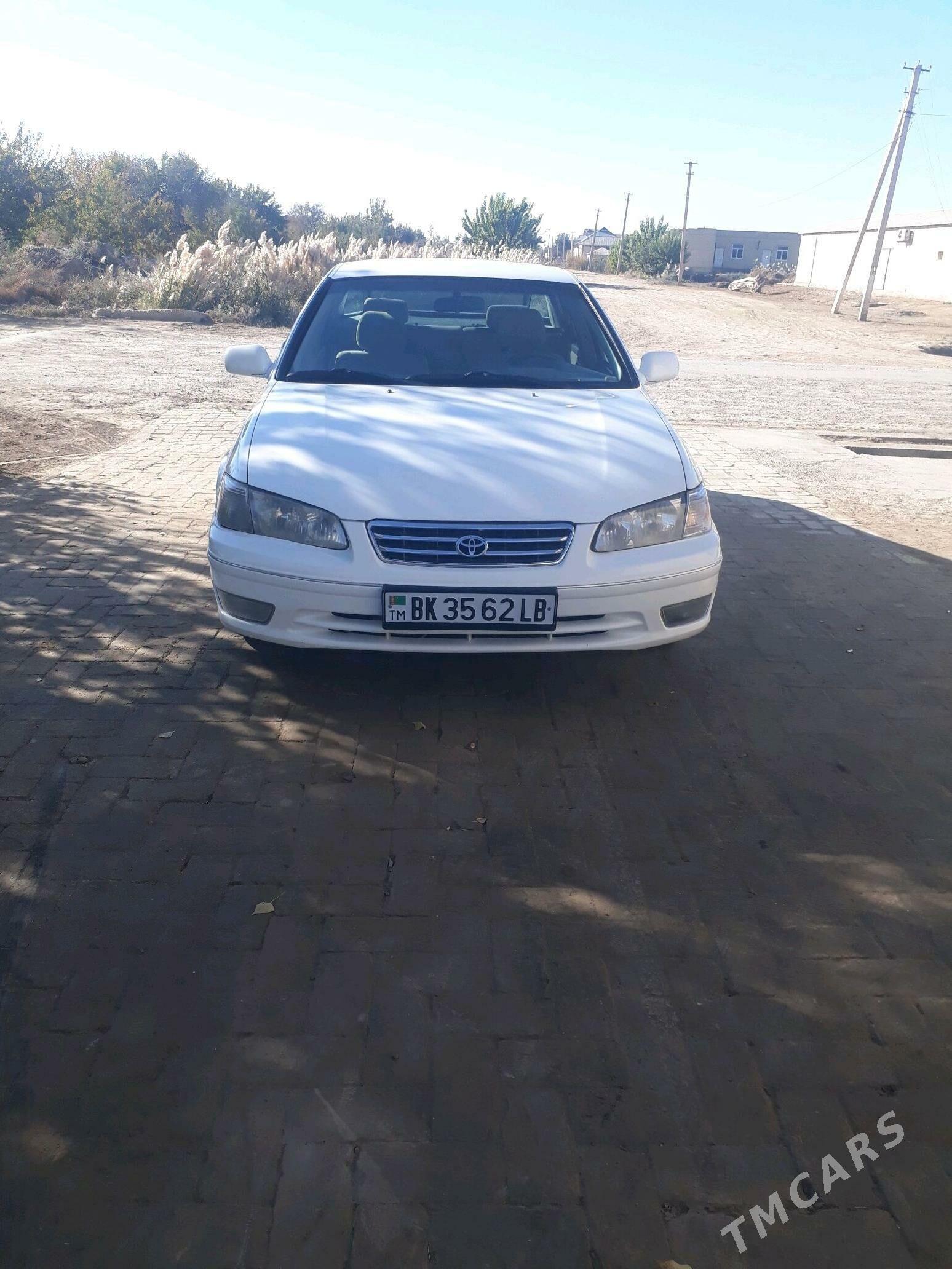 Toyota Camry 2000 - 140 000 TMT - Garabekewül - img 4
