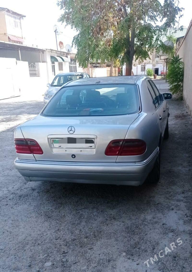 Mercedes-Benz E320 1997 - 75 000 TMT - Туркменабат - img 2