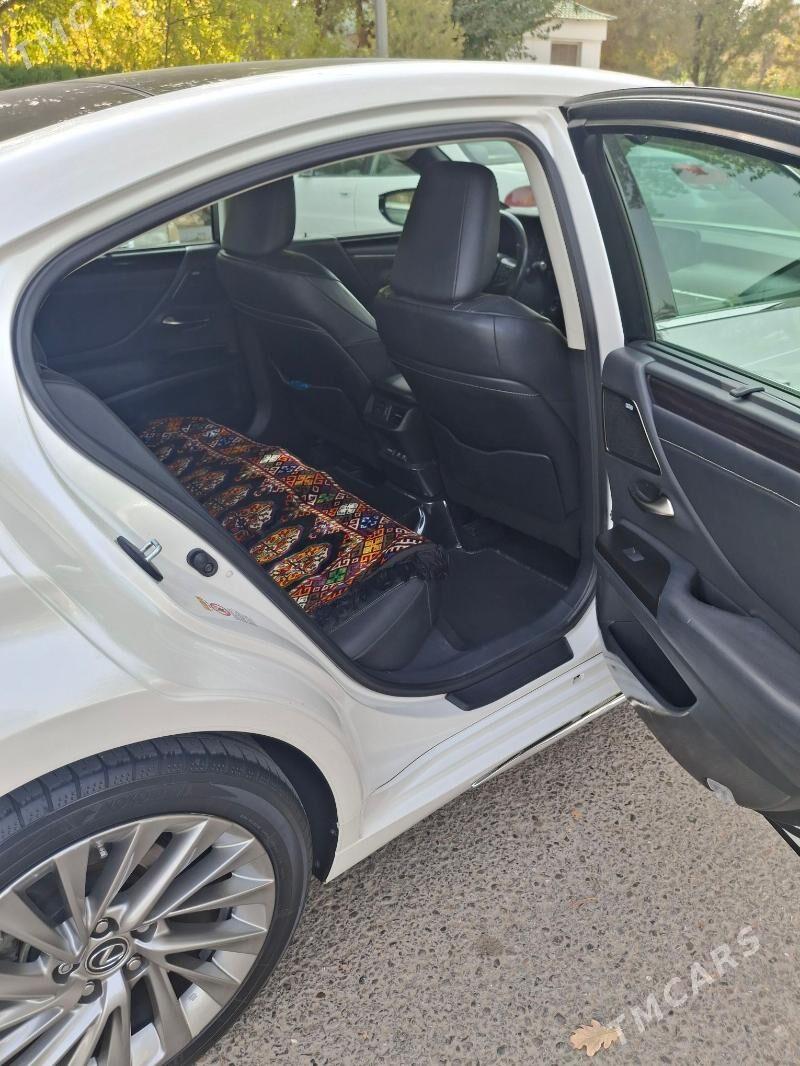 Lexus ES 350 2019 - 575 000 TMT - Бедев - img 5