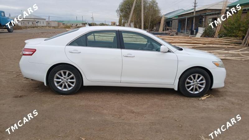 Toyota Camry 2011 - 240 000 TMT - Кёнеургенч - img 4