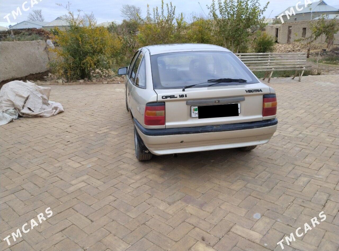 Opel Vectra 1992 - 25 000 TMT - Мургап - img 2