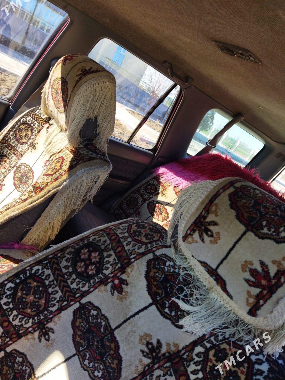 Toyota 4Runner 1991 - 65 000 TMT - Кёнеургенч - img 4