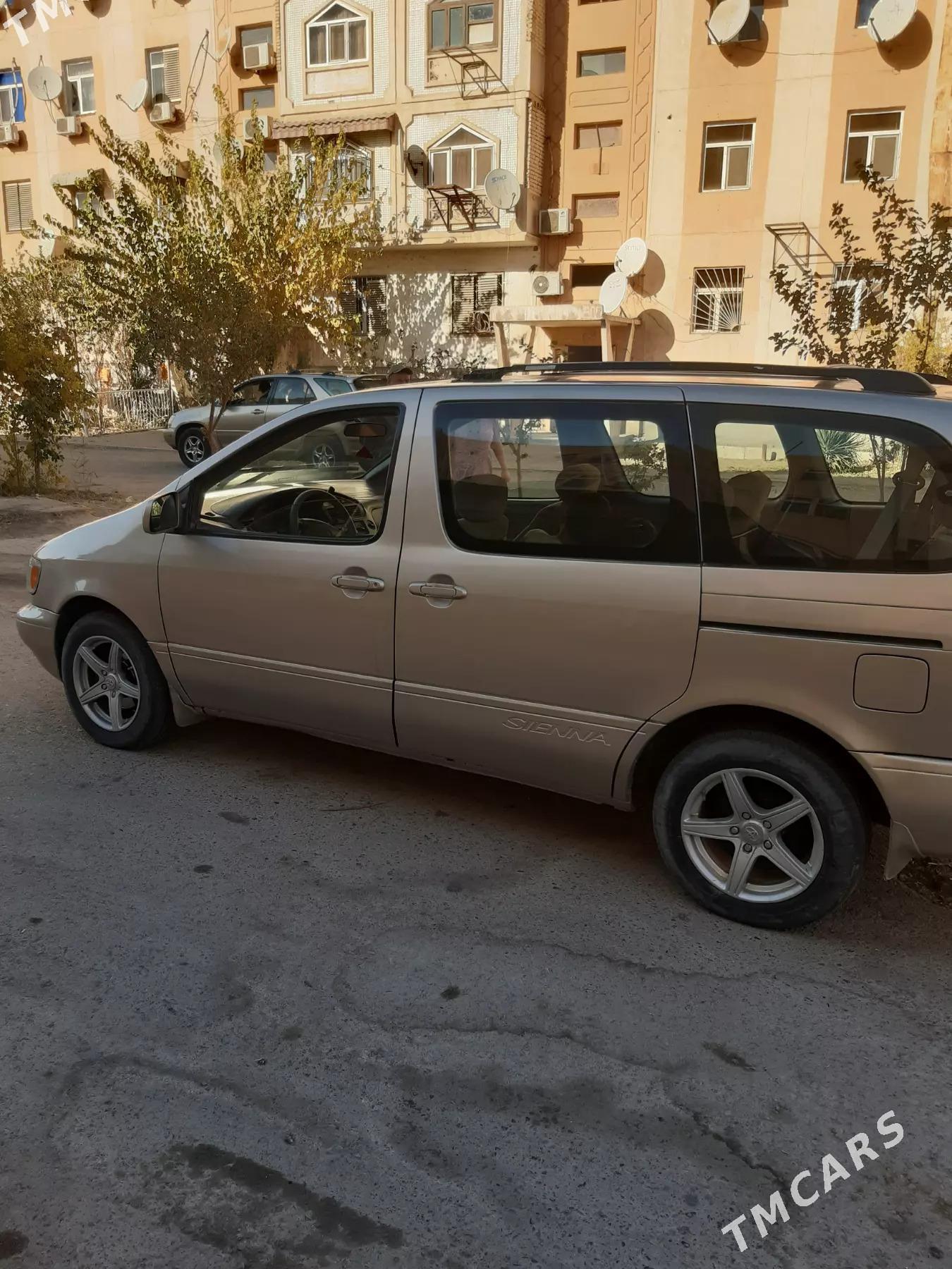 Toyota Sienna 2002 - 150 000 TMT - Ходжамбаз - img 4
