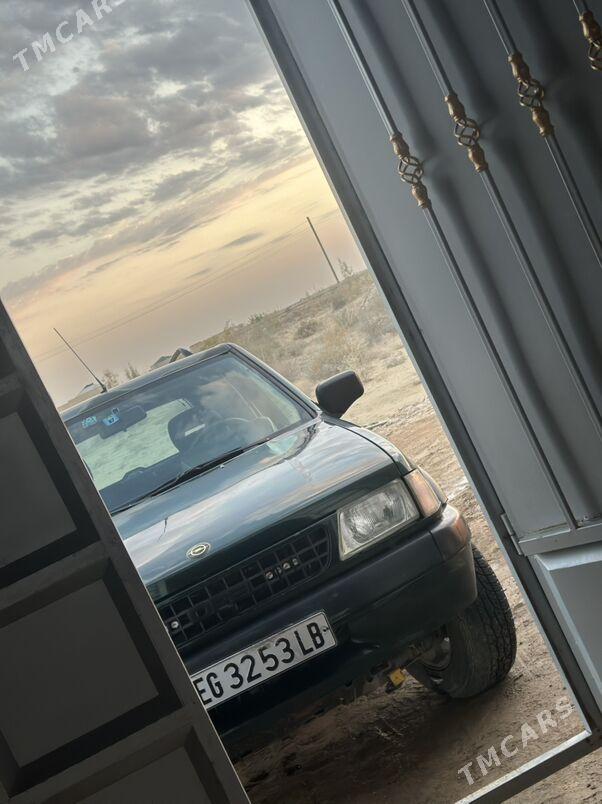 Opel Frontera 1996 - 62 000 TMT - Саят - img 2