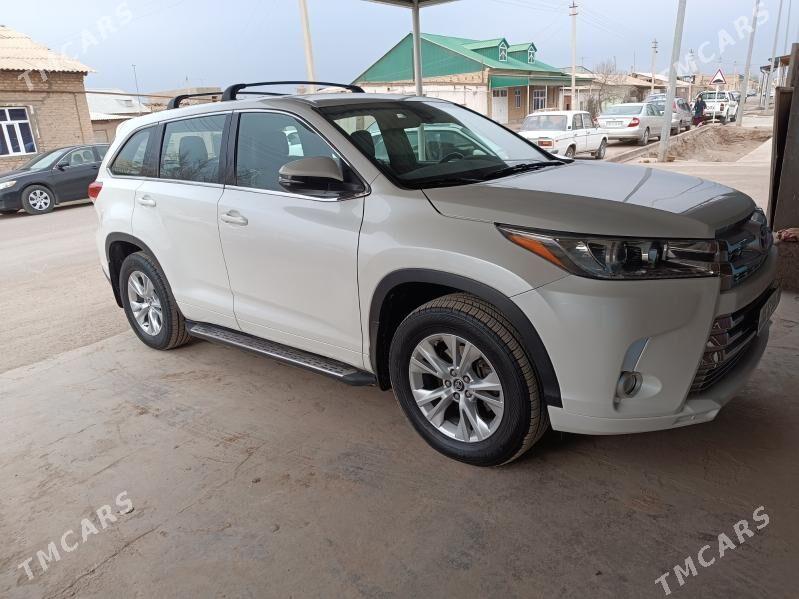 Toyota Highlander 2017 - 430 000 TMT - Кёнеургенч - img 1