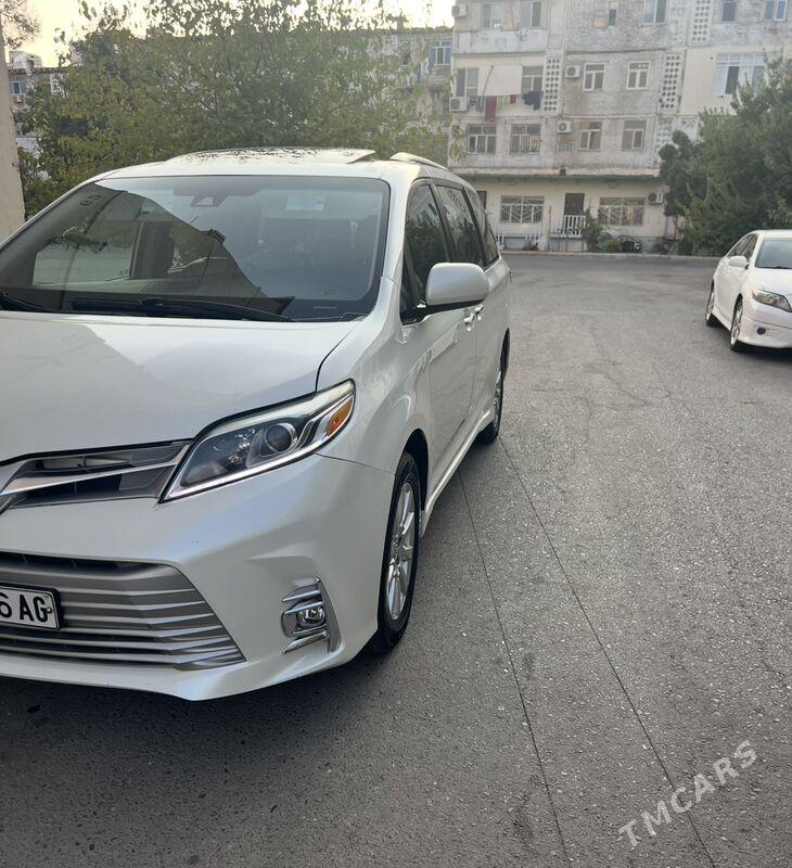 Toyota Sienna 2019 - 450 000 TMT - ул. Туркменбаши шаёлы (Ленина) - img 1
