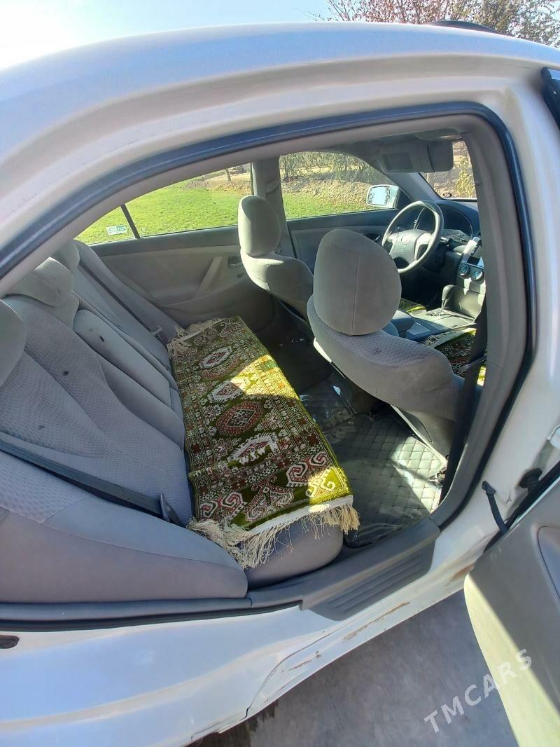 Toyota Camry 2010 - 192 000 TMT - Дашогуз - img 8