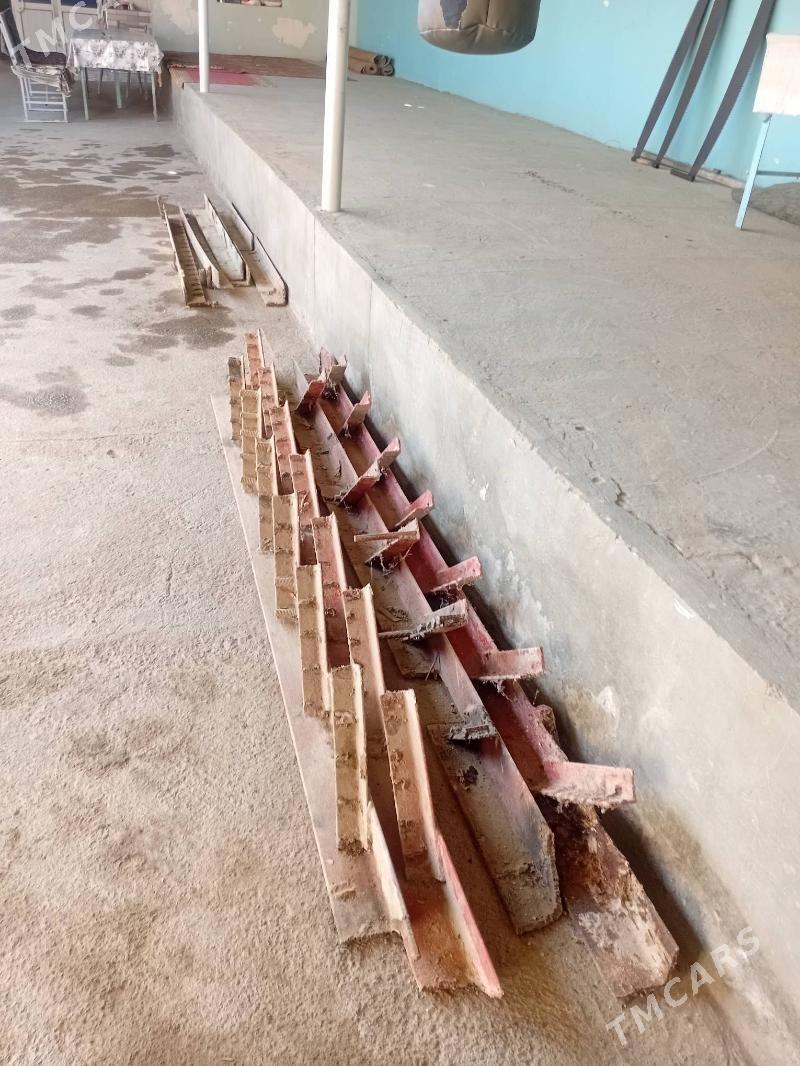 железные угольники - Туркменабат - img 3