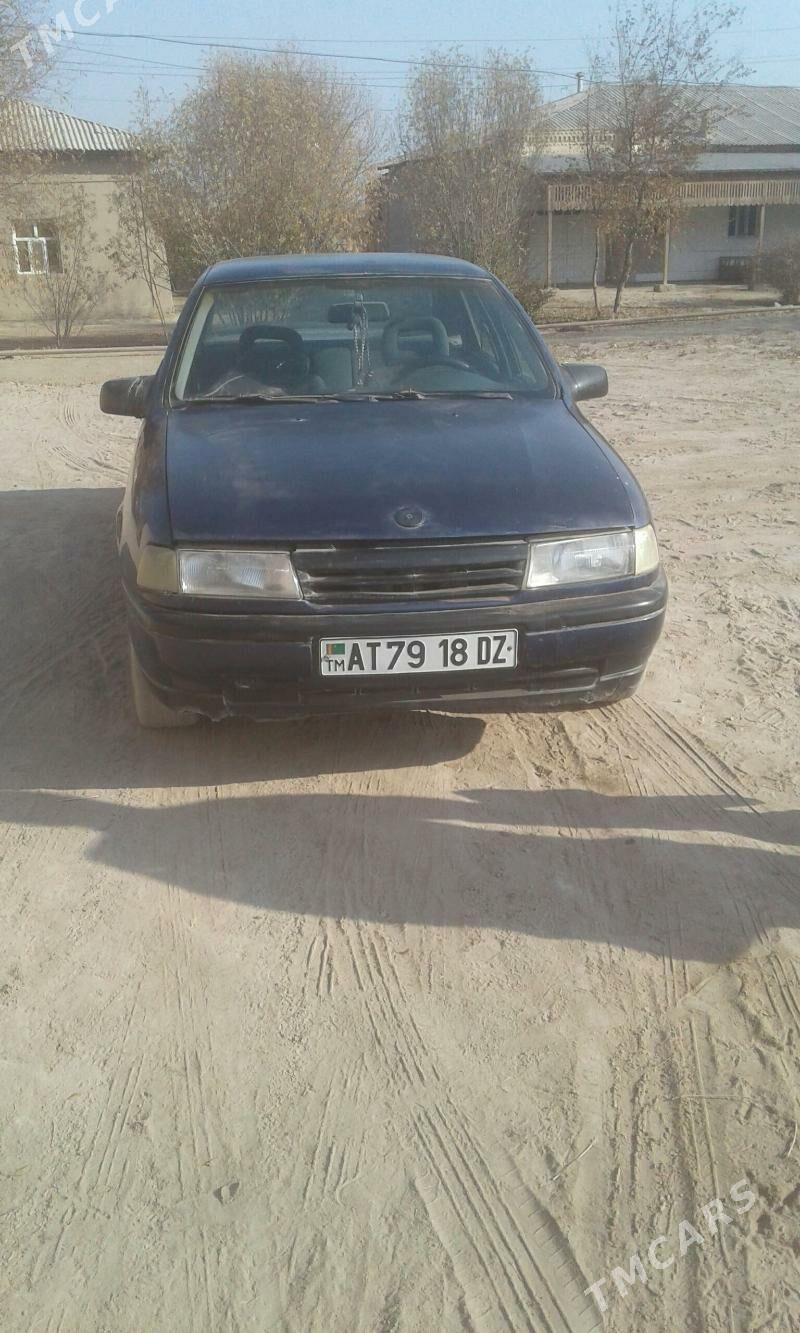 Opel Vectra 1992 - 35 000 TMT - Гурбансолтан Едже - img 1