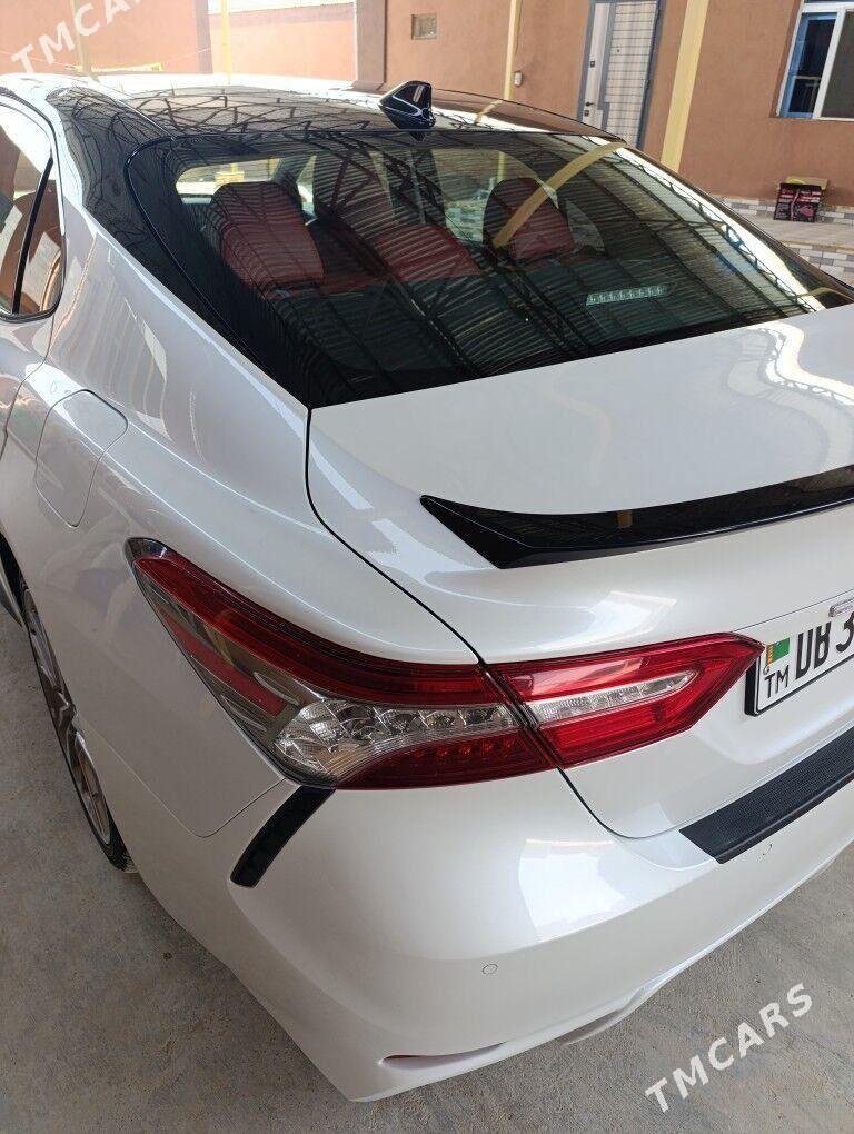 Toyota Camry 2018 - 395 000 TMT - Bäherden - img 9