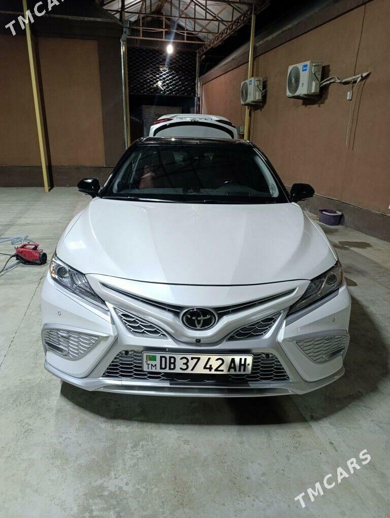 Toyota Camry 2018 - 395 000 TMT - Bäherden - img 4