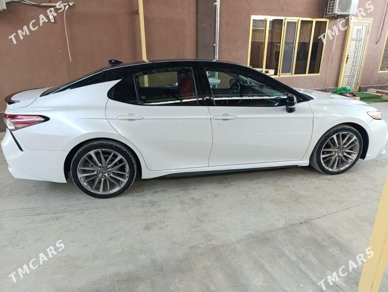 Toyota Camry 2018 - 395 000 TMT - Bäherden - img 10