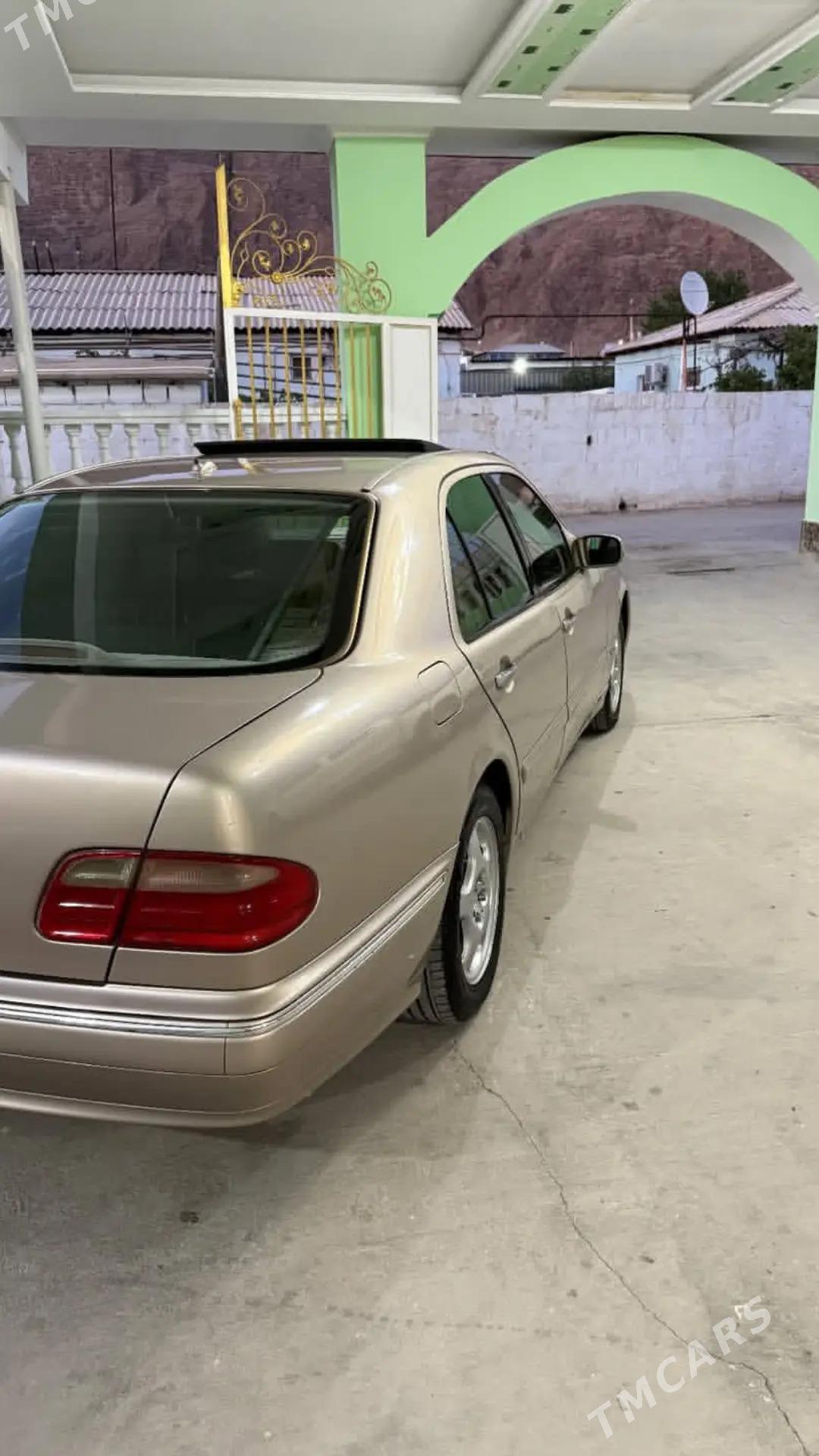 Mercedes-Benz E320 2001 - 85 000 TMT - Balkanabat - img 4