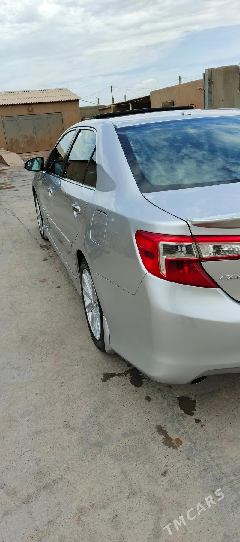 Toyota Camry 2012 - 250 000 TMT - Babadaýhan - img 2