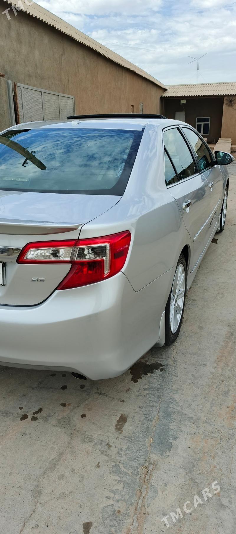 Toyota Camry 2012 - 250 000 TMT - Babadaýhan - img 5