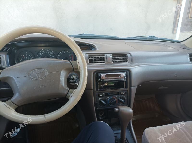 Toyota Camry 1998 - 120 000 TMT - Кёнеургенч - img 4