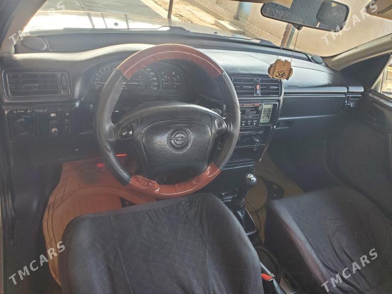 Opel Vectra 1994 - 34 000 TMT - Дашогуз - img 3