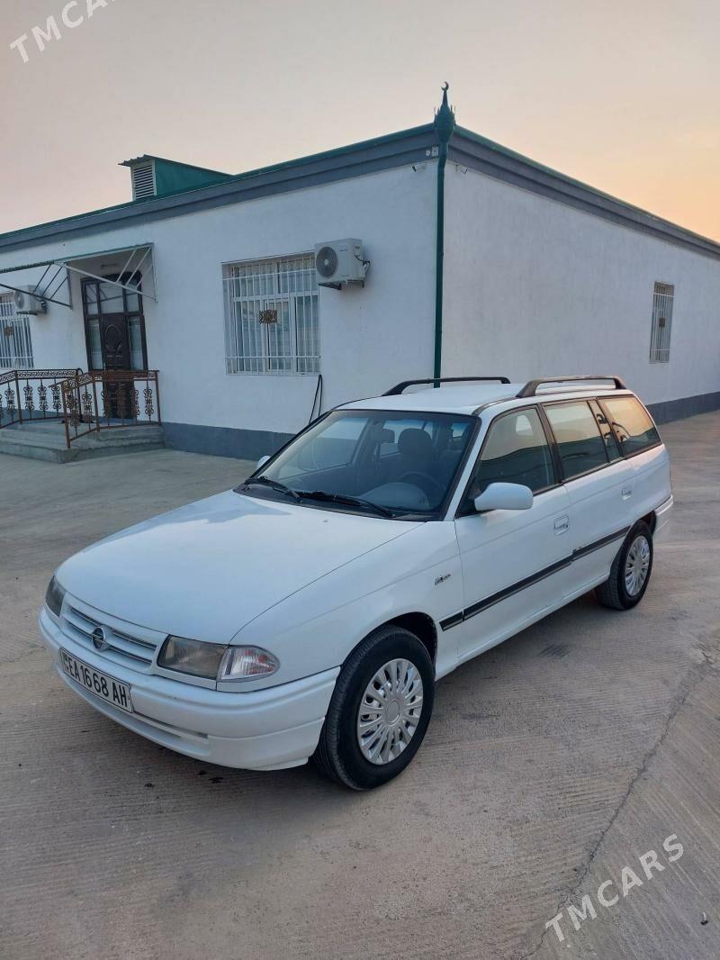 Opel Astra 1993 - 36 000 TMT - Bäherden - img 1