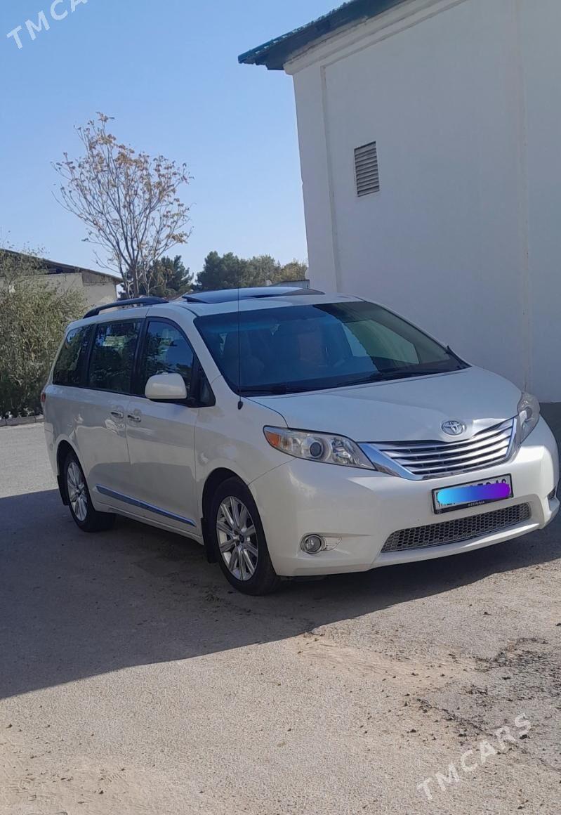 Toyota Sienna 2011 - 310 000 TMT - Хитровка - img 1