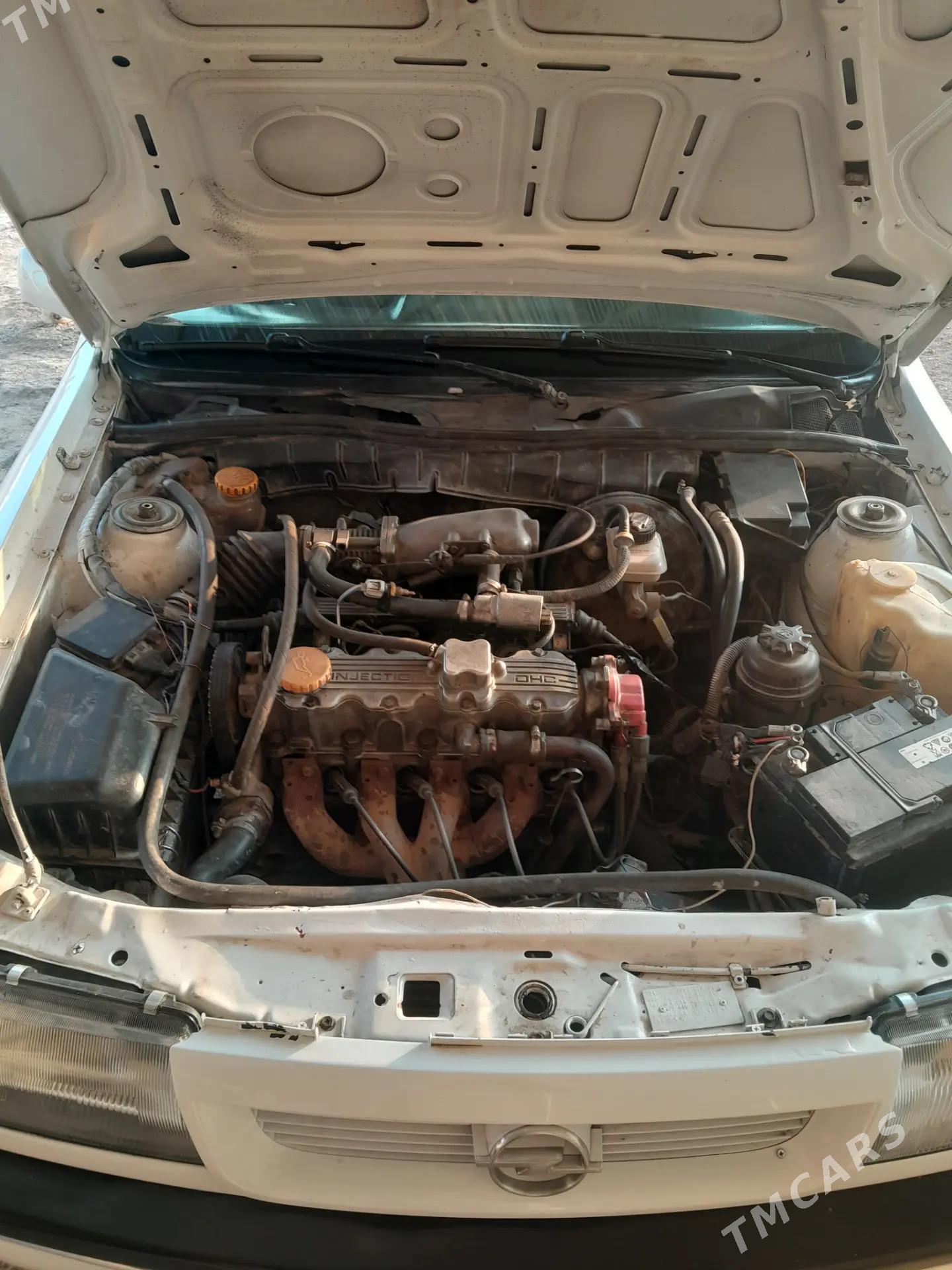 Opel Vectra 1989 - 35 000 TMT - Векильбазар - img 2