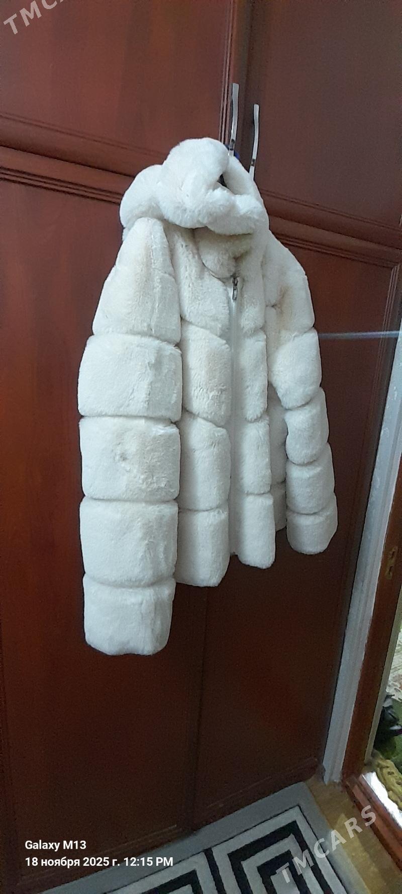 Ak śuba we kastum - Балканабат - img 1