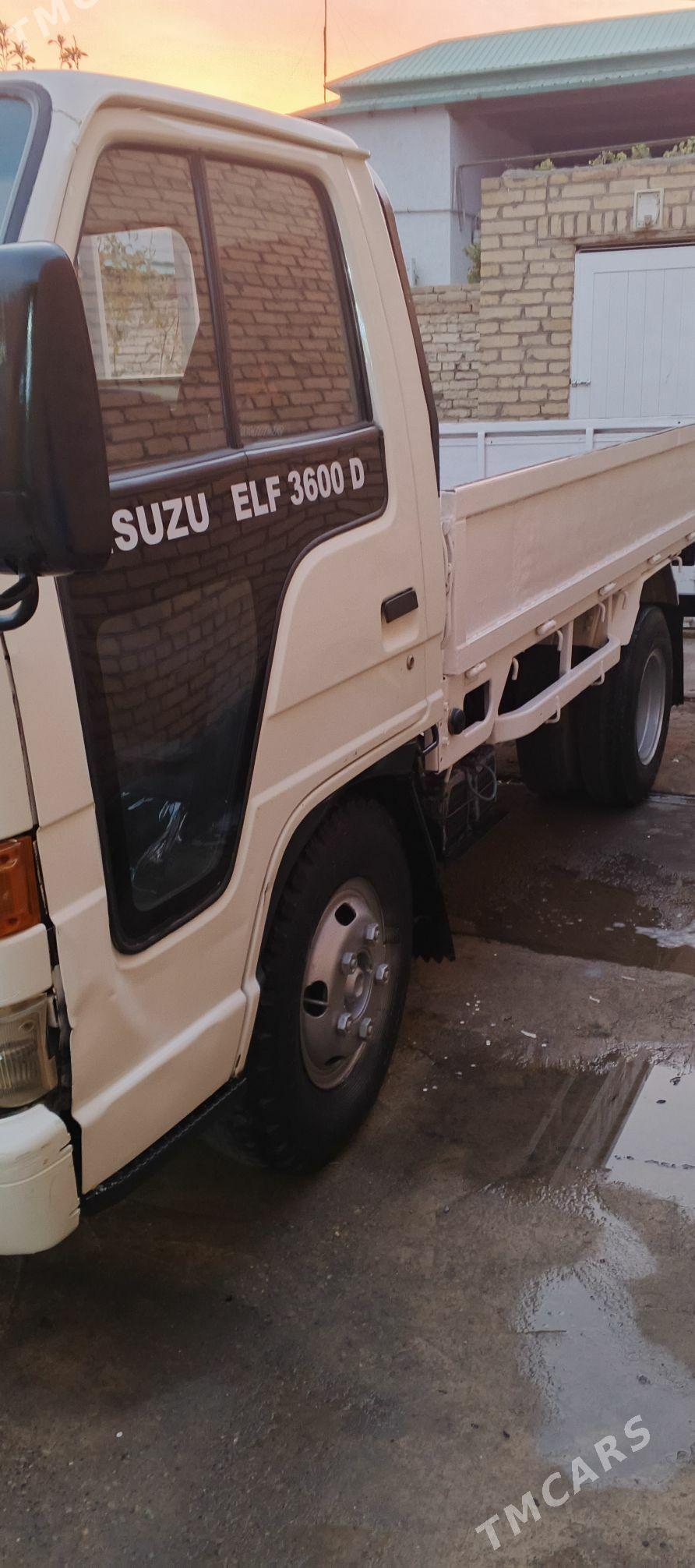 Isuzu Elf 1991 - 135 000 TMT - Туркменабат - img 4