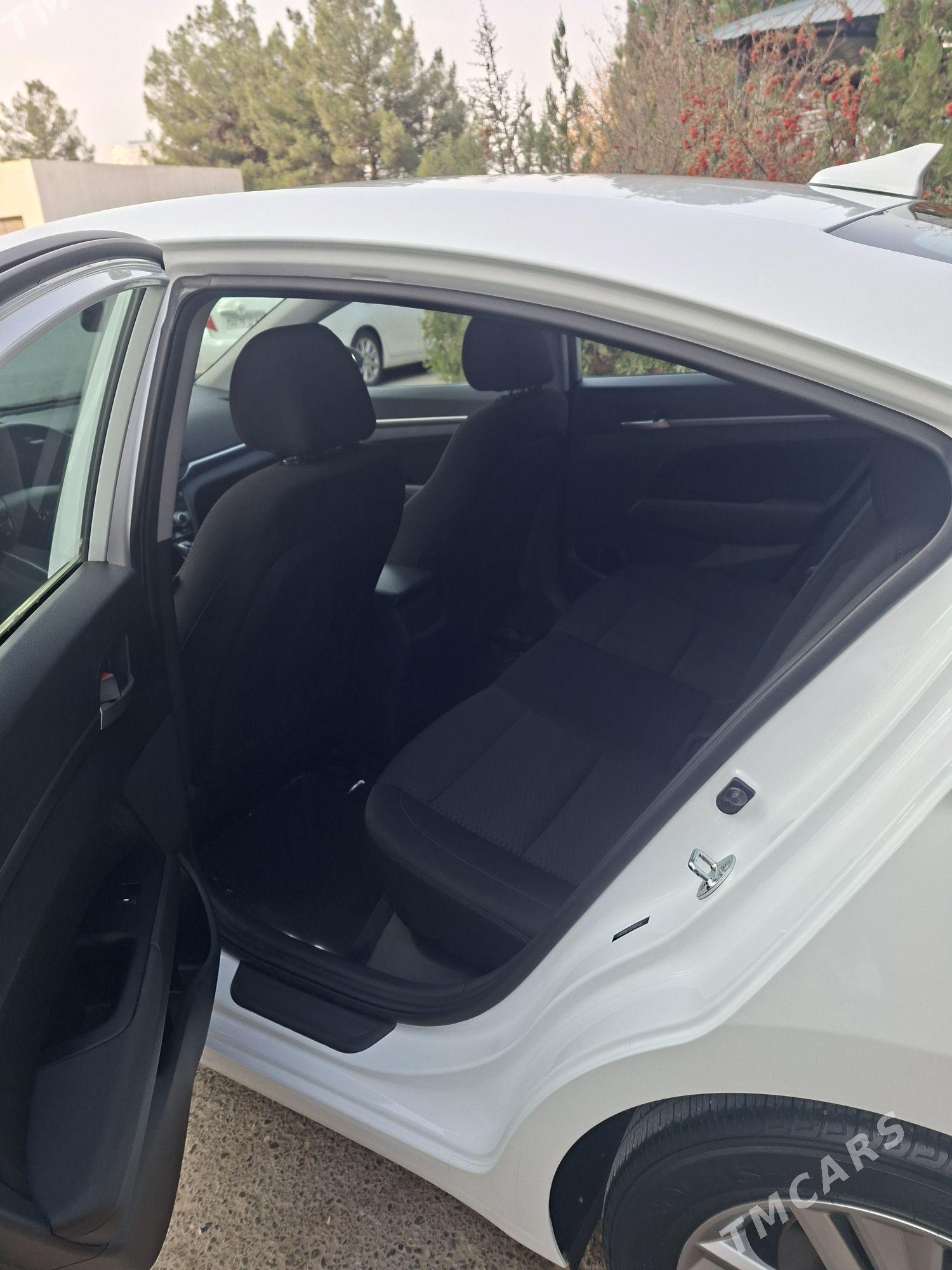 Hyundai Elantra 2020 - 230 000 TMT - Aşgabat - img 6