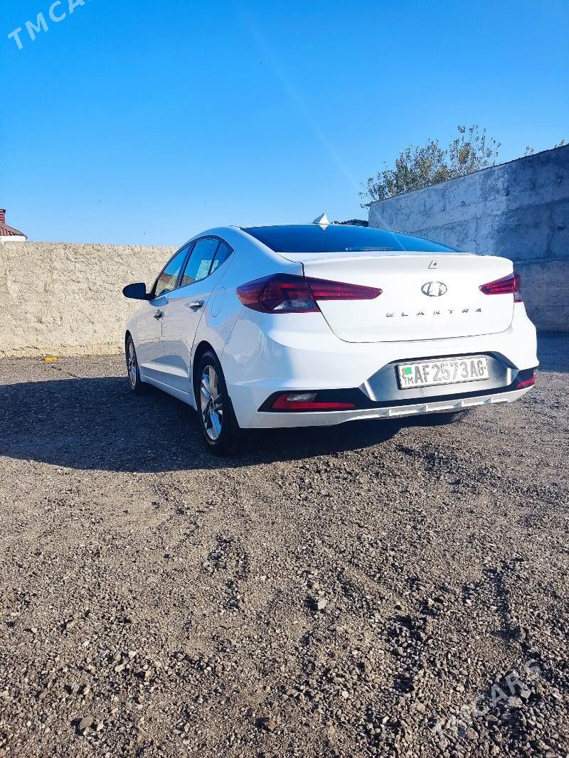 Hyundai Elantra 2020 - 240 000 TMT - Гарадамак - img 4