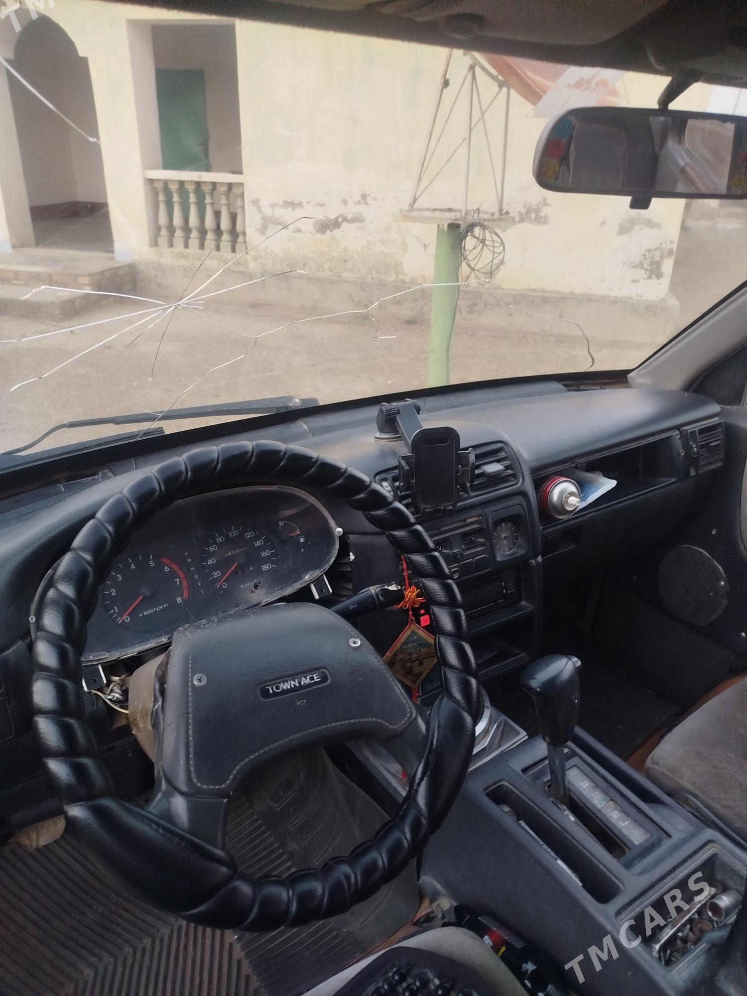 Toyota Town Ace 1990 - 20 000 TMT - Гумдаг - img 6