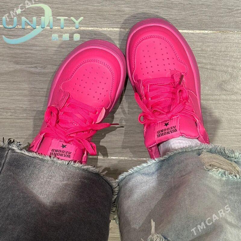 яркие розовые кроссовки - Aşgabat - img 2