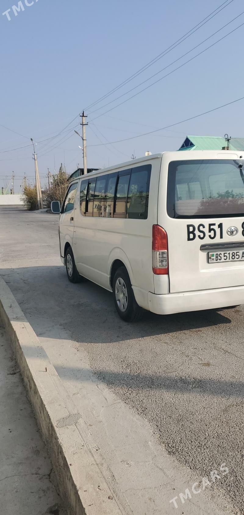 Toyota Hiace 2006 - 240 000 TMT - Бузмеин - img 2