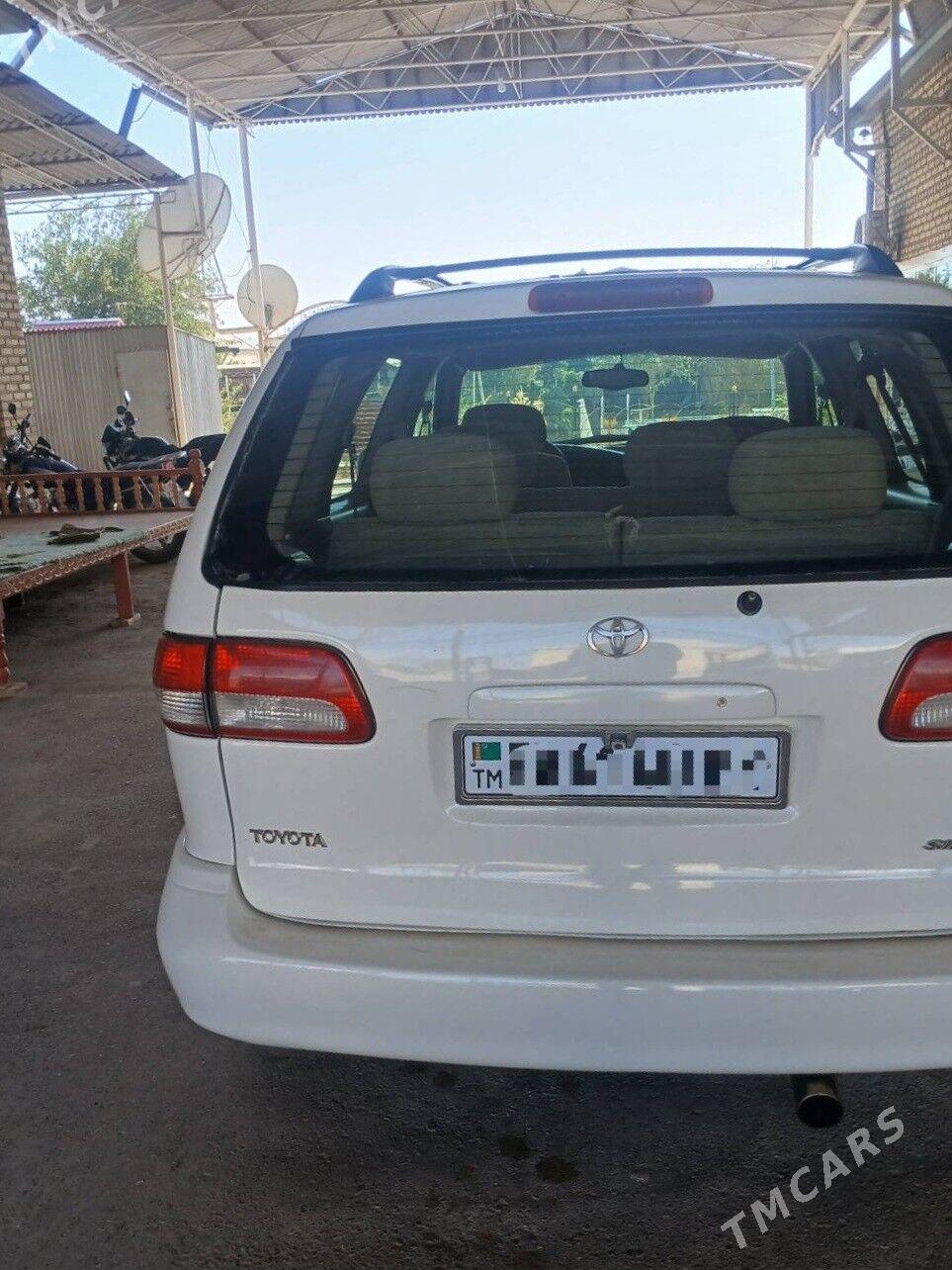 Toyota Sienna 2002 - 165 000 TMT - Мары - img 1