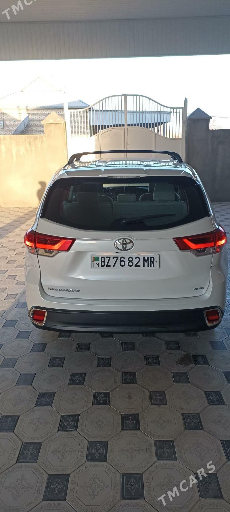 Toyota Highlander 2019 - 410 000 TMT - Мары - img 9