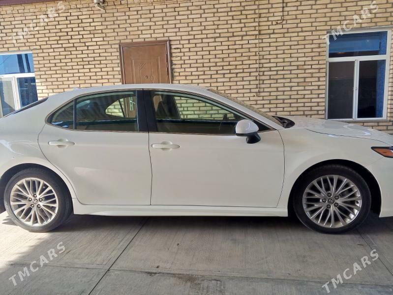 Toyota Camry 2020 - 295 000 TMT - Бузмеин - img 4