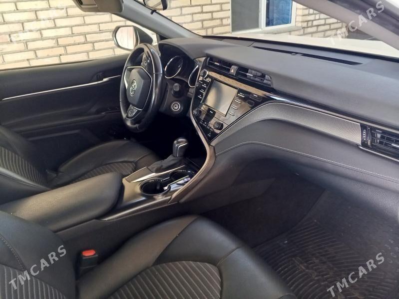 Toyota Camry 2020 - 295 000 TMT - Бузмеин - img 7