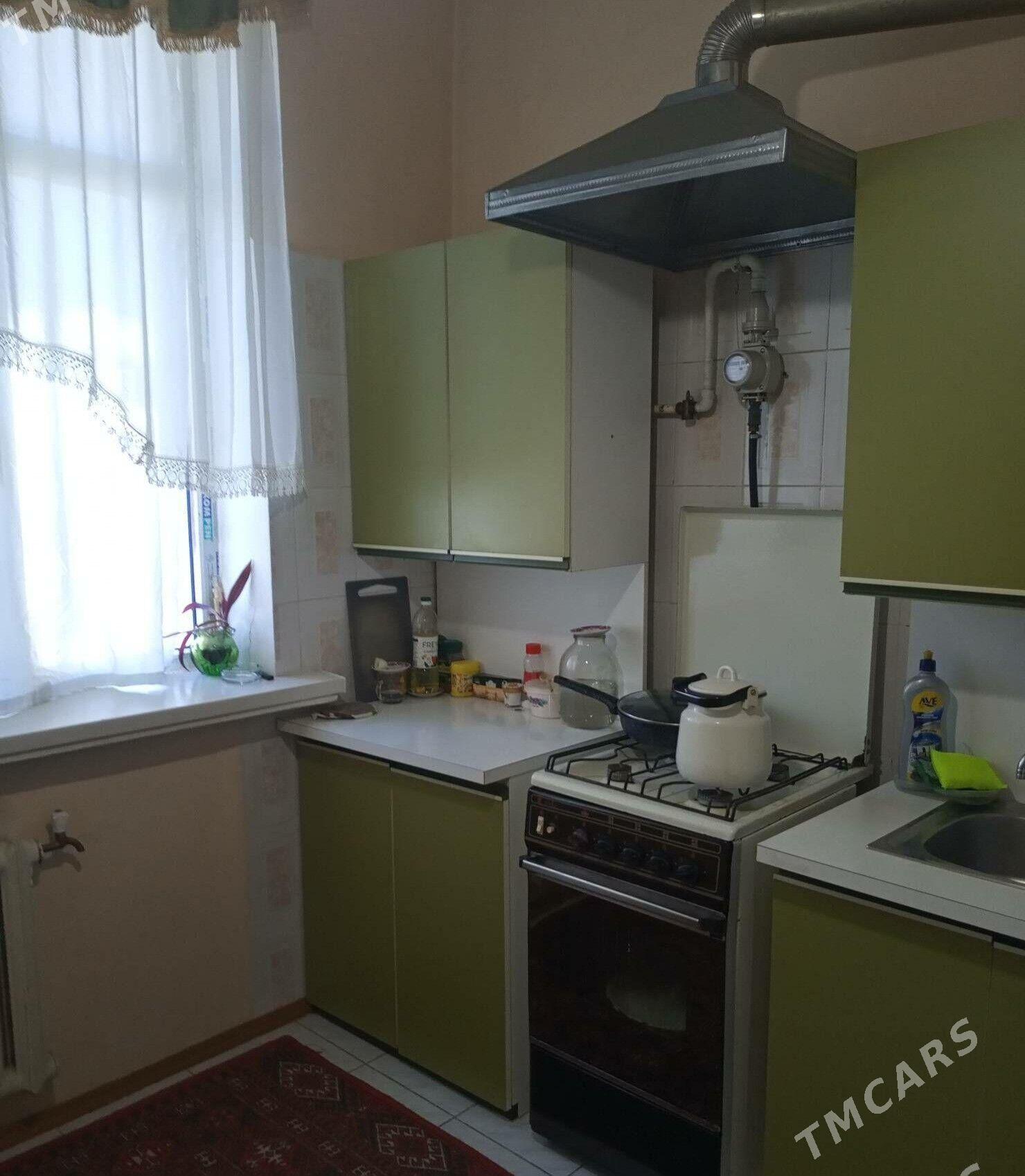 ЛЕНИНА 2КОМН 3/3ЭТ ВЫСОКОПОТ. - Ашхабад - img 2