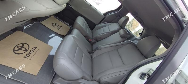 Toyota Sienna 2019 - 420 000 TMT - Дашогуз - img 9