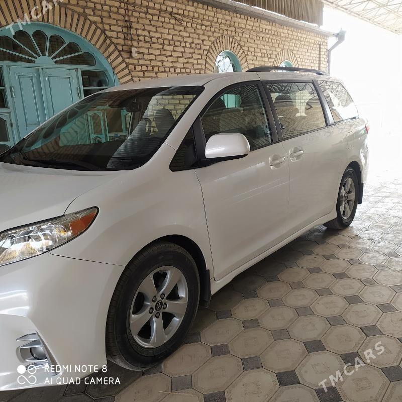 Toyota Sienna 2020 - 398 000 TMT - Векильбазар - img 7
