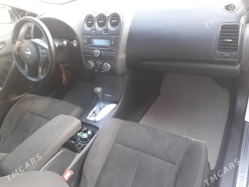 Nissan Altima 2010 - 100 000 TMT - Байрамали - img 5