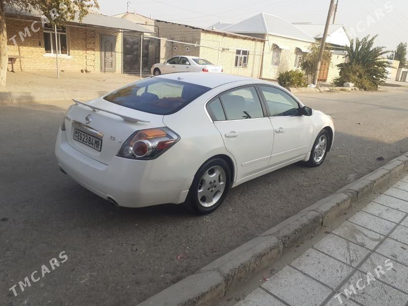 Nissan Altima 2010 - 100 000 TMT - Байрамали - img 4
