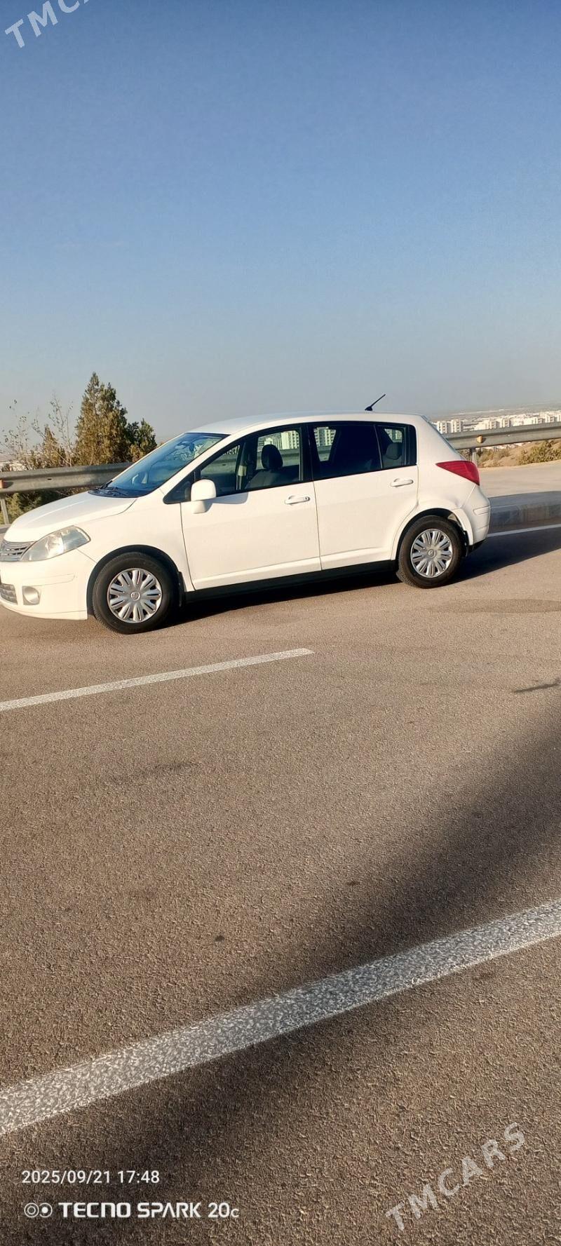 Nissan Versa 2009 - 133 000 TMT - Büzmeýin - img 4