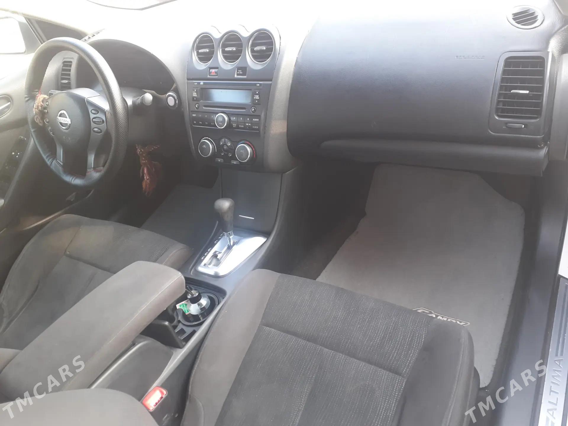 Toyota Camry 2010 - 100 000 TMT - Байрамали - img 7