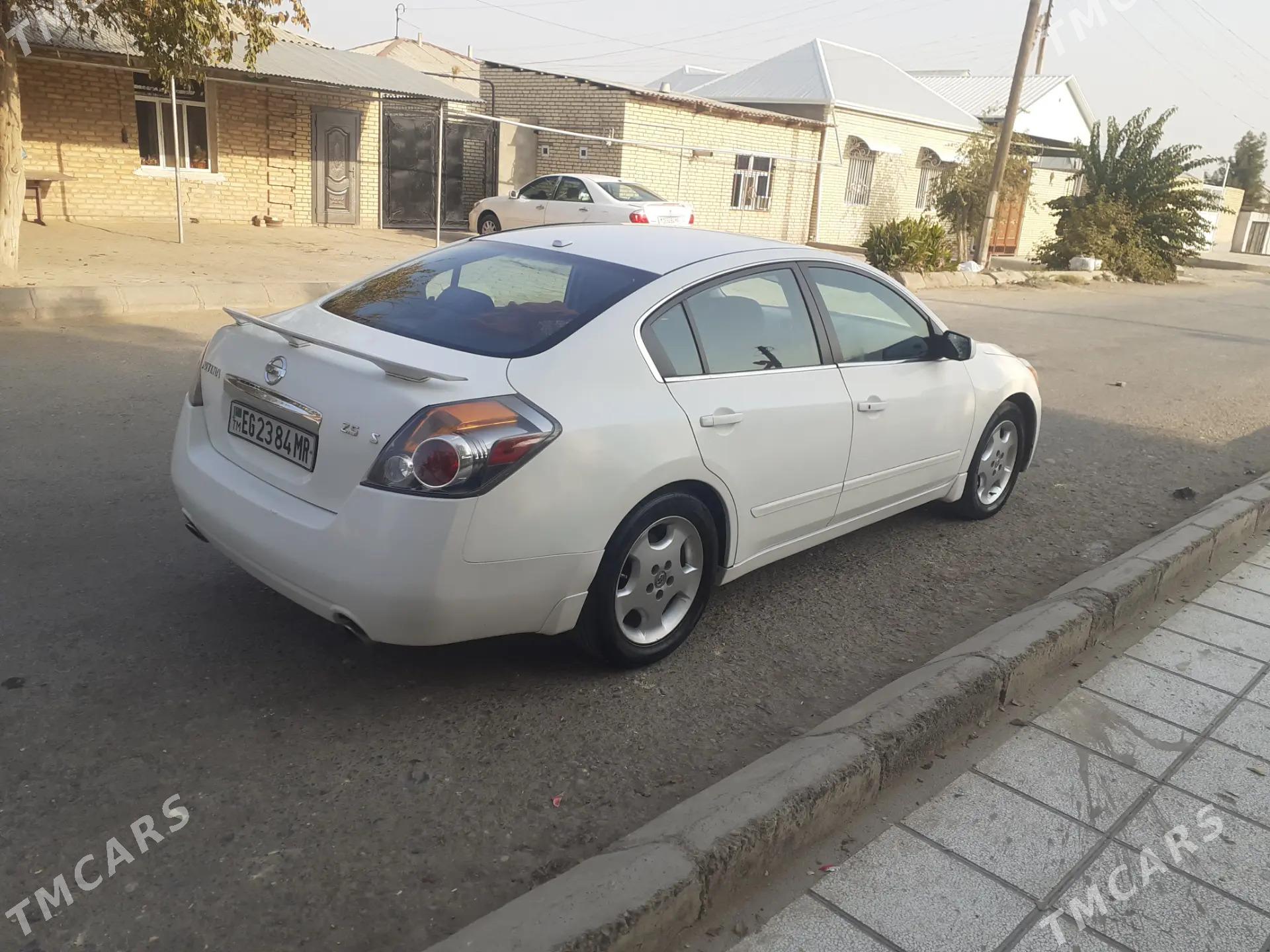 Toyota Camry 2010 - 100 000 TMT - Байрамали - img 4