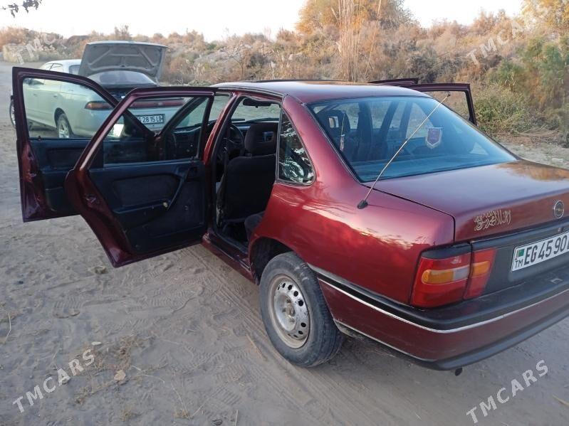 Opel Vectra 1991 - 37 000 TMT - Дянев - img 3