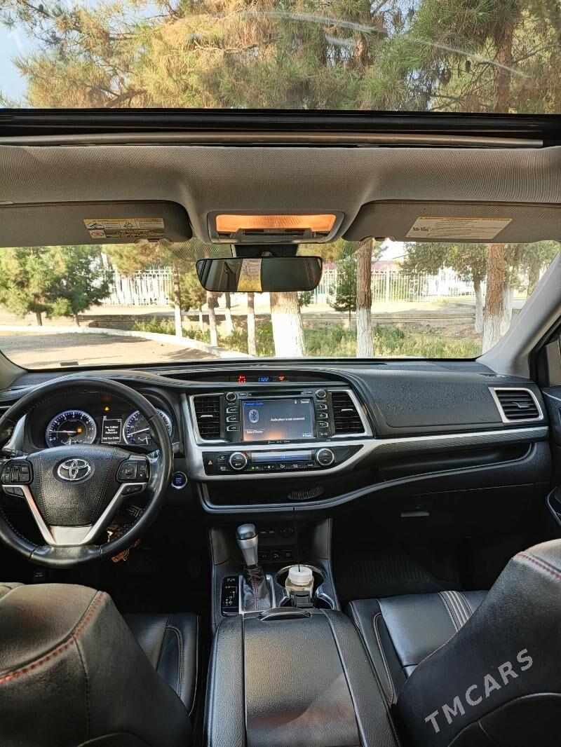 Toyota Highlander 2019 - 480 000 TMT - Мары - img 2