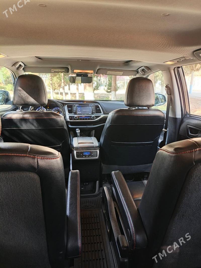 Toyota Highlander 2019 - 480 000 TMT - Мары - img 5