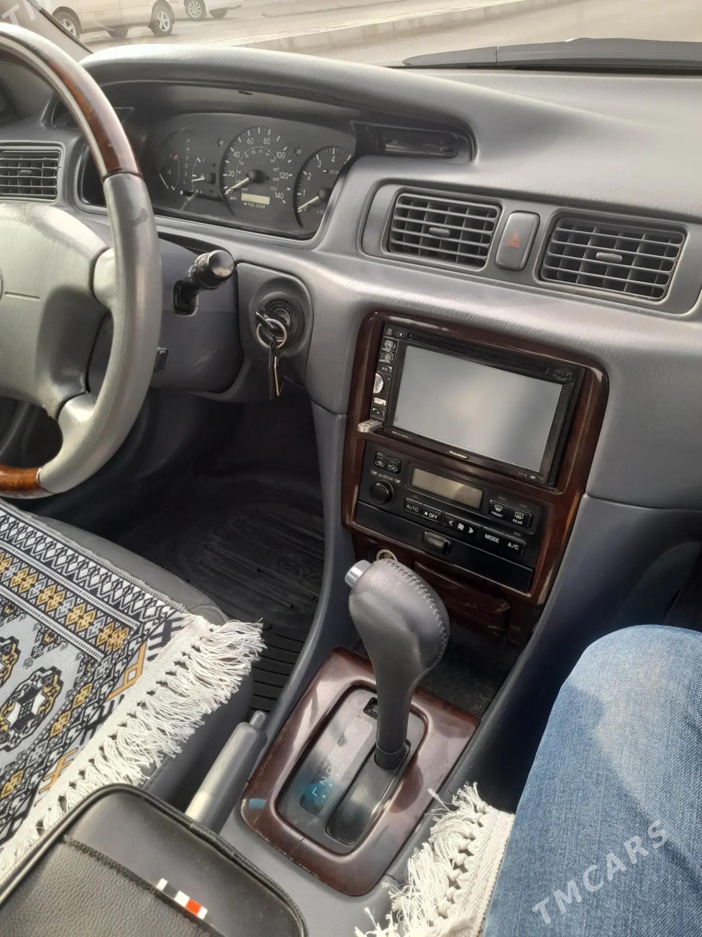 Toyota Camry 2001 - 150 000 TMT - Çärjew - img 3