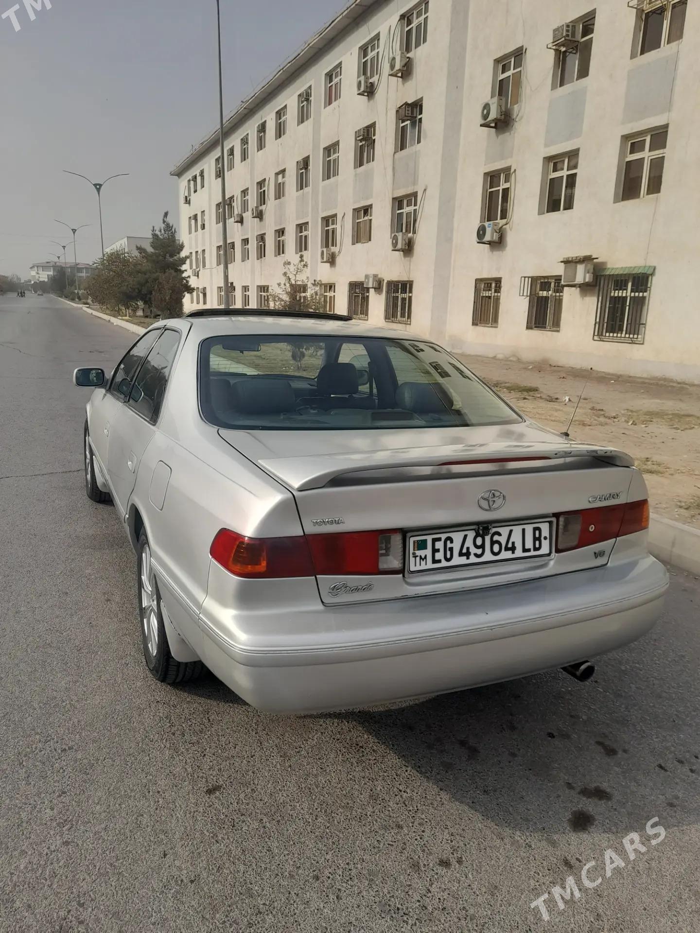 Toyota Camry 2001 - 150 000 TMT - Çärjew - img 4
